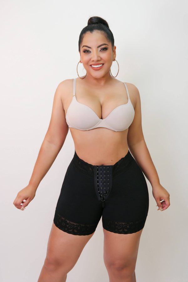 3035 | Short Corto Control de Abdomen con gafetes - Imagen 5