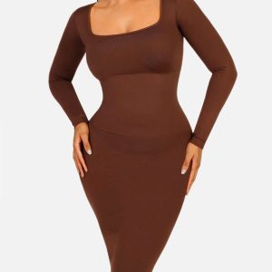 Vestido moldeador de manga larga con cuello cuadrado sin costuras