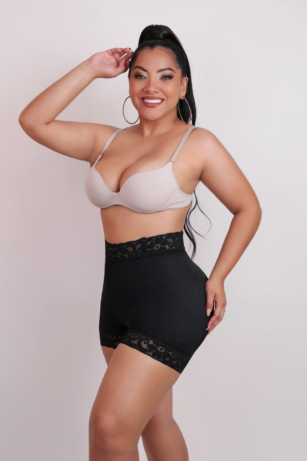 3036 - Short Cachetero con levanta glúteos interno